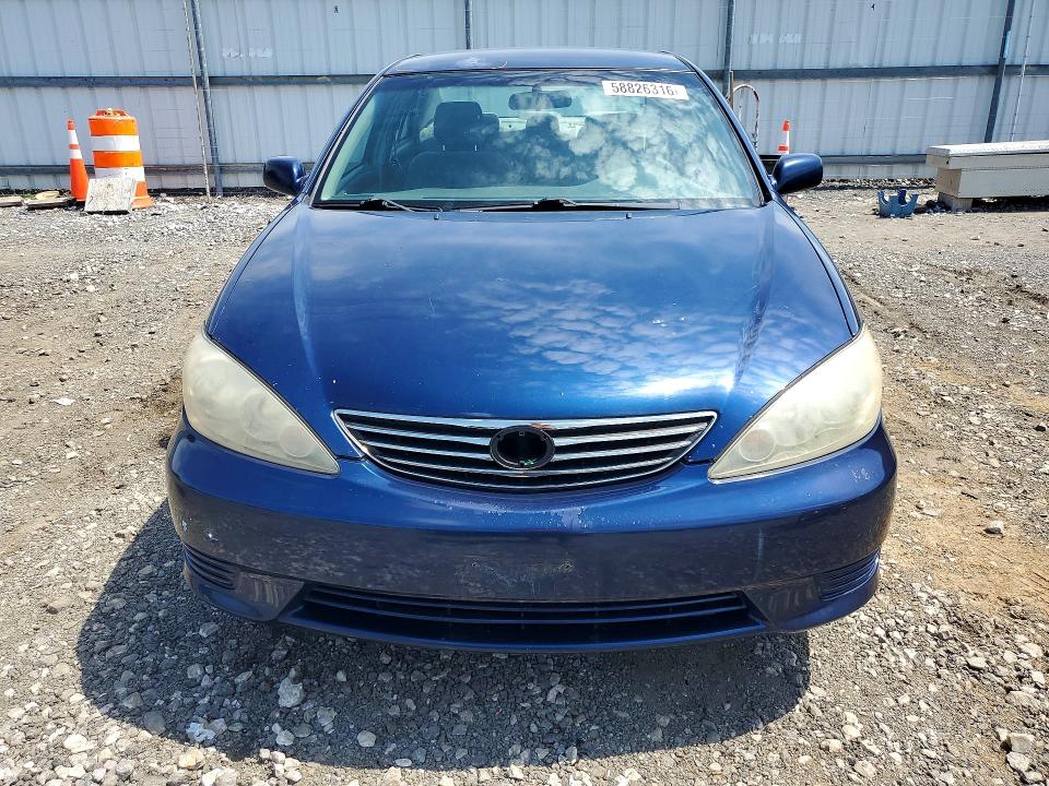 58826316 :رقم المزاد ، 4T1BE30K05U382748 vin ، 2005 Toyota Camry مزاد بيع