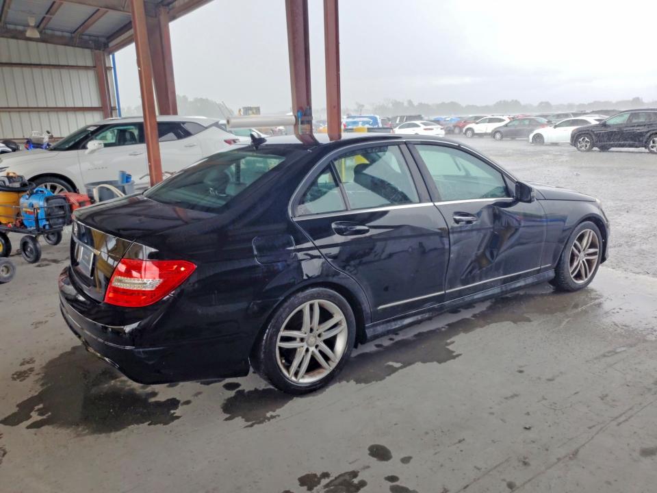 2013 Mercedes-benz C მანქანა იყიდება აუქციონზე, vin: WDDGF4HBXDR298476, აუქციონის ნომერი: 57296616