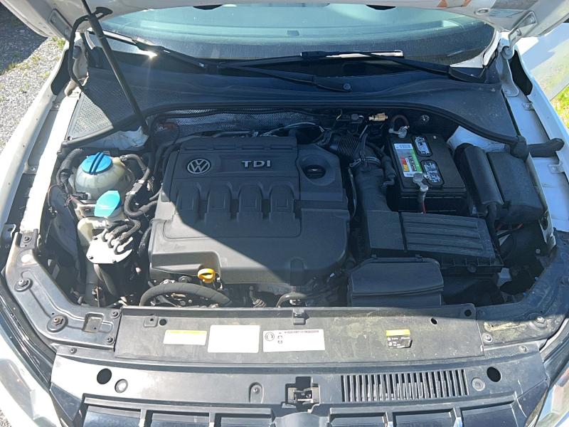 2015 Volkswagen Passat მანქანა იყიდება აუქციონზე, vin: 1VWCV7A32FC003843, აუქციონის ნომერი: 56260876