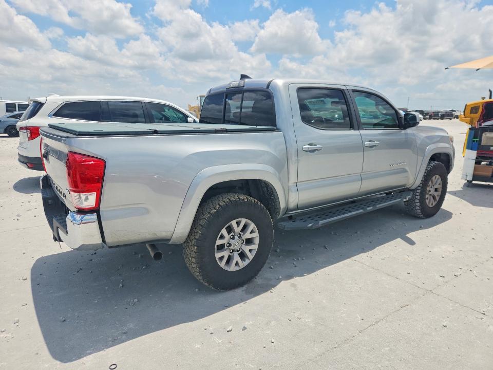 57713476 :رقم المزاد ، 5TFAZ5CN4HX037702 vin ، 2017 Toyota Tacoma مزاد بيع