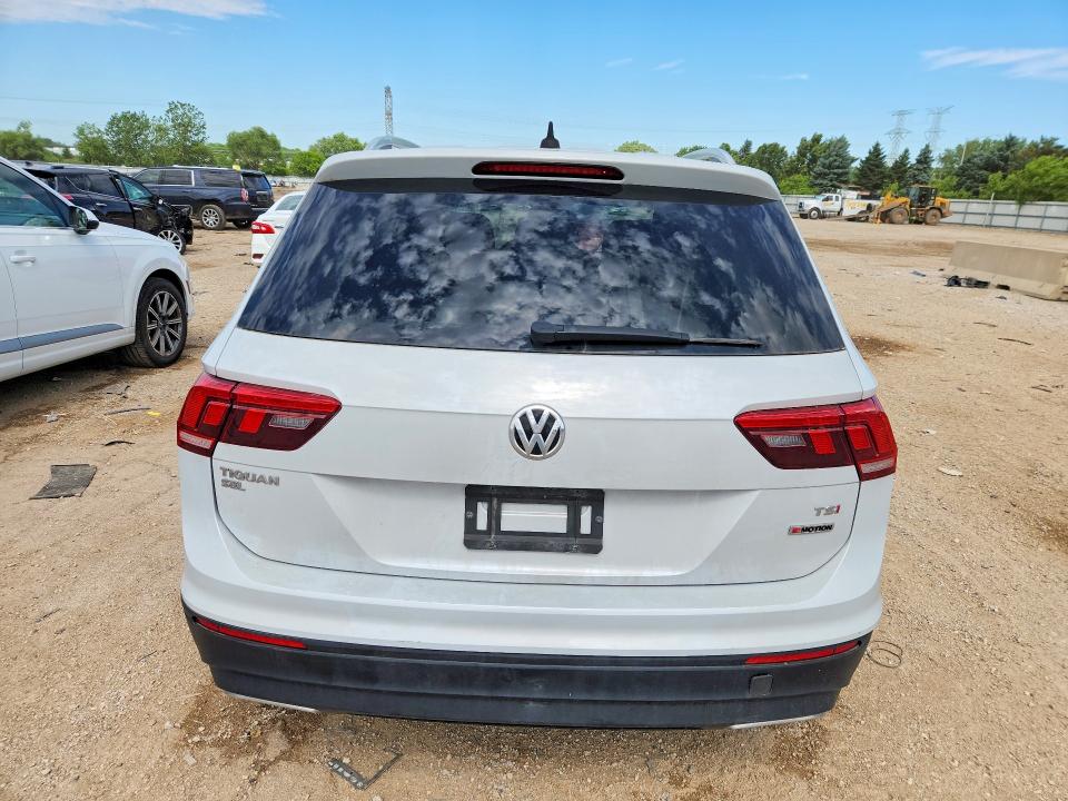 57402446 :رقم المزاد ، 3VV2B7AX4JM022574 vin ، 2018 Volkswagen Tiguan مزاد بيع