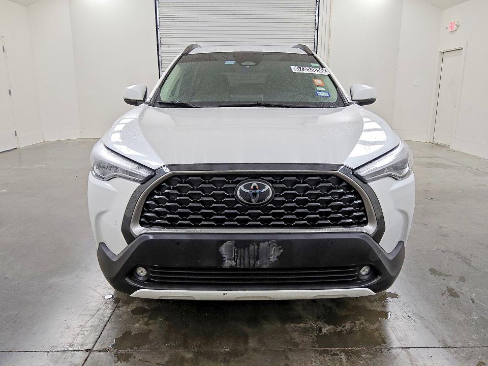 2023 Toyota Corolla Cross მანქანა იყიდება აუქციონზე, vin: 7MUEAABG0PV062319, აუქციონის ნომერი: 57353856