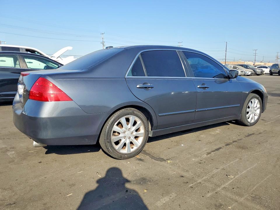 2006 Honda Accord მანქანა იყიდება აუქციონზე, vin: 1HGCM66566A061851, აუქციონის ნომერი: 57082786