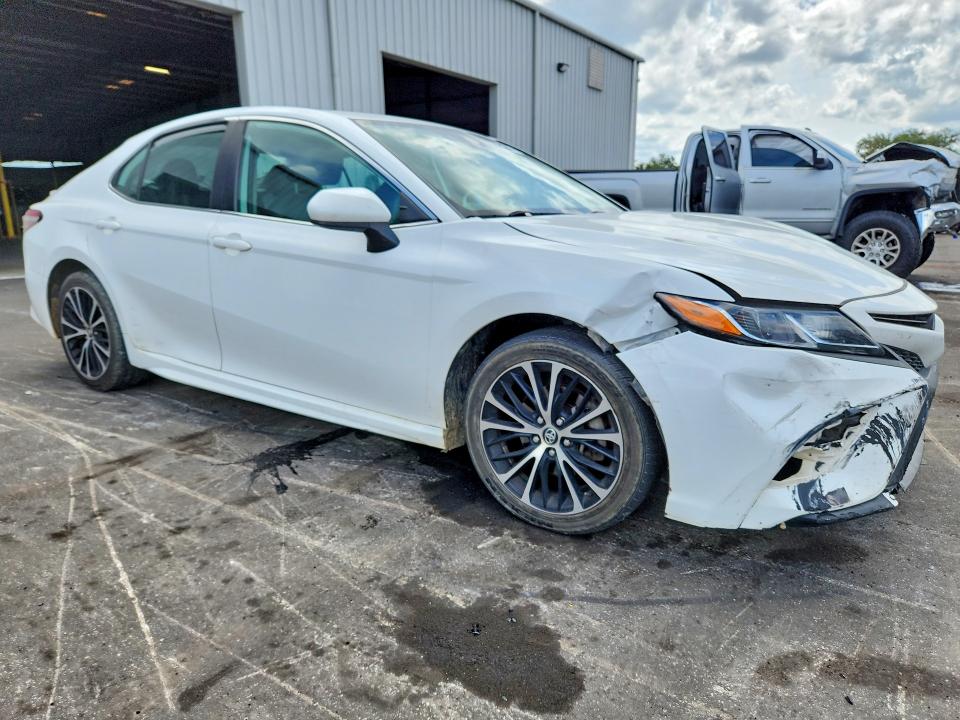 56400236 :رقم المزاد ، 4T1G11AK1LU347122 vin ، 2020 Toyota Camry مزاد بيع