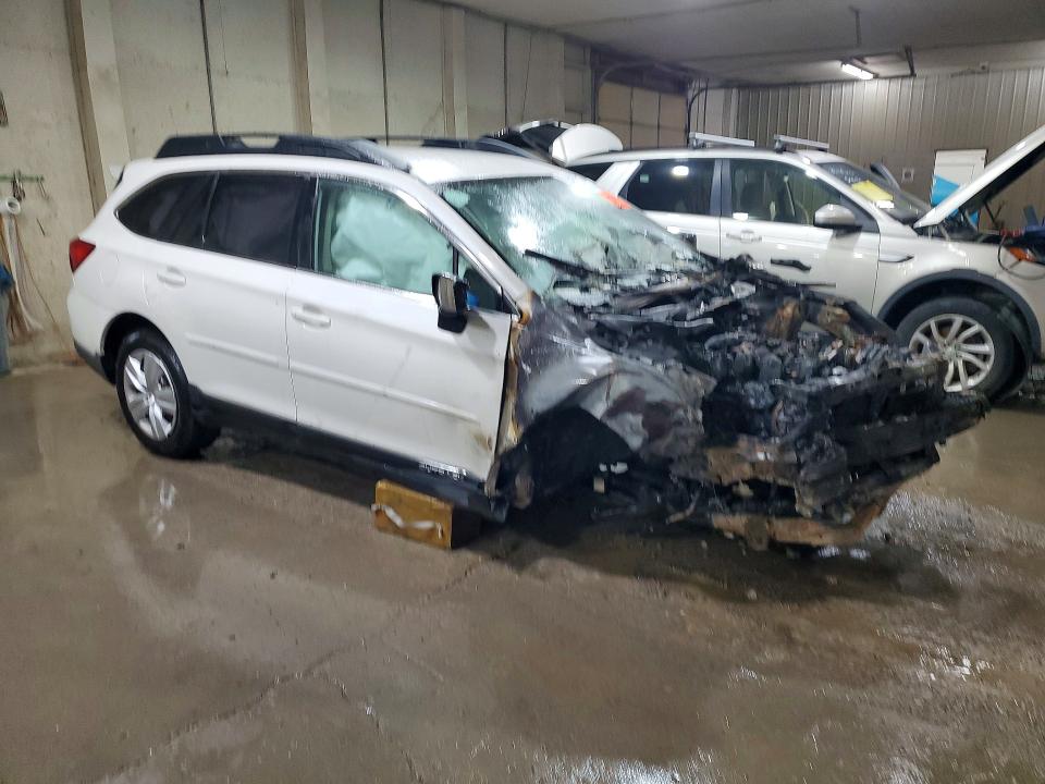 2015 Subaru Outback მანქანა იყიდება აუქციონზე, vin: 4S4BSBAC7F3213067, აუქციონის ნომერი: 57946116