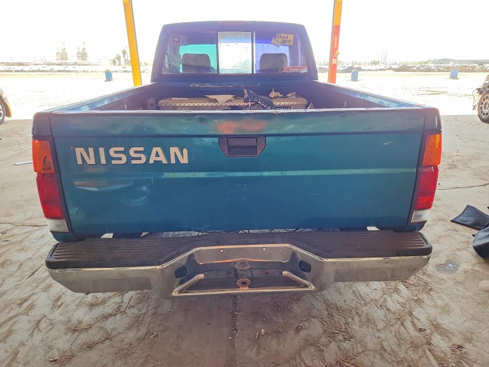 55693636 :رقم المزاد ، 1N6SD11S8TC303272 vin ، 1996 Nissan Truck مزاد بيع