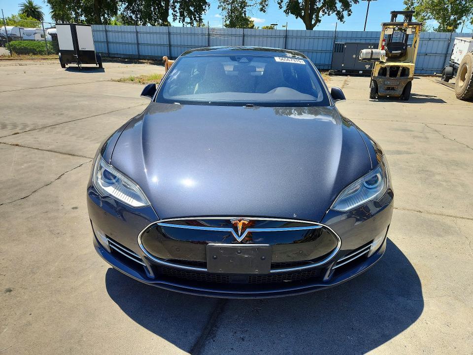 Продаж на аукціоні авто 2015 Tesla Model S, vin: 5YJSA1E29FF119696, номер лоту: 56567976