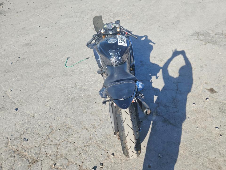 2010 Yamaha Yzfr6 მანქანა იყიდება აუქციონზე, vin: JYARJ16E8AA020470, აუქციონის ნომერი: 56464926
