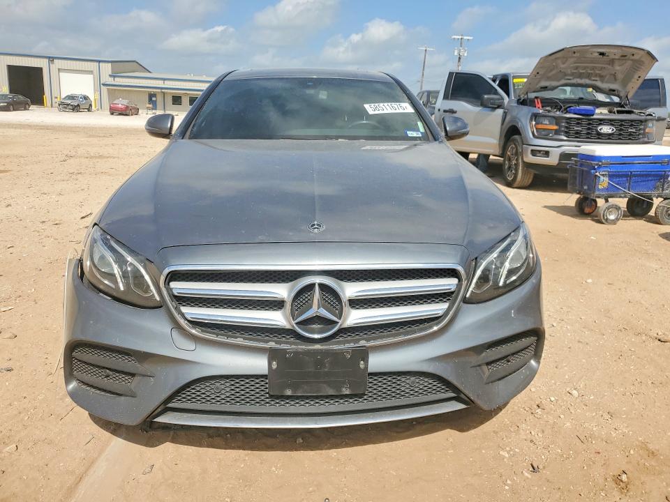 58511676 :رقم المزاد ، WDDZF4JB5HA271533 vin ، 2017 Mercedes-benz E مزاد بيع