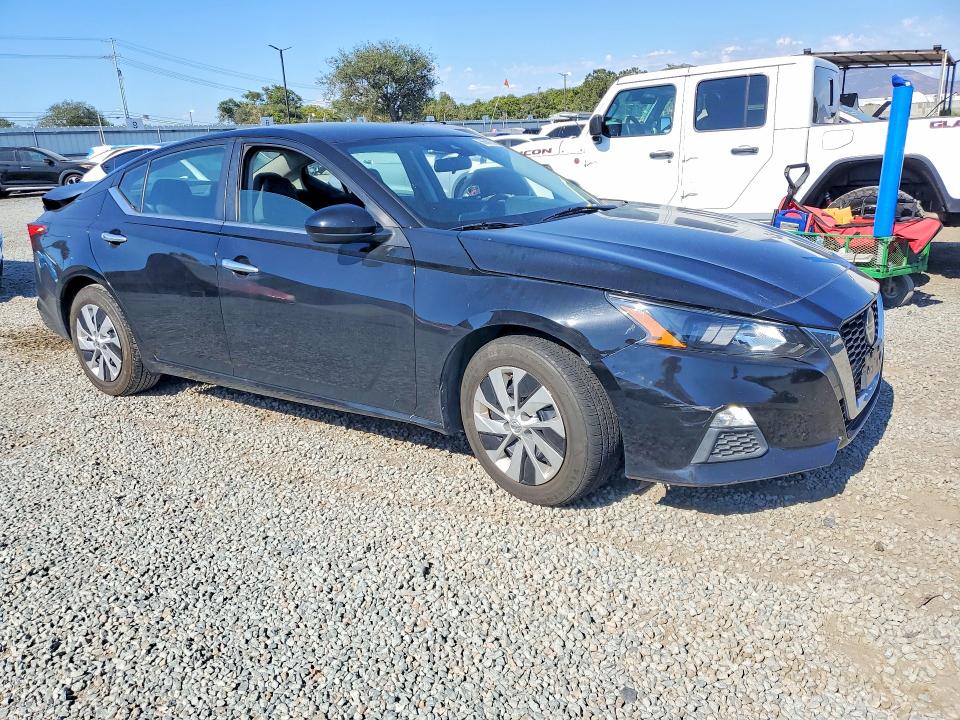 56987586 :رقم المزاد ، 1N4BL4BV2NN345367 vin ، 2022 Nissan Altima مزاد بيع