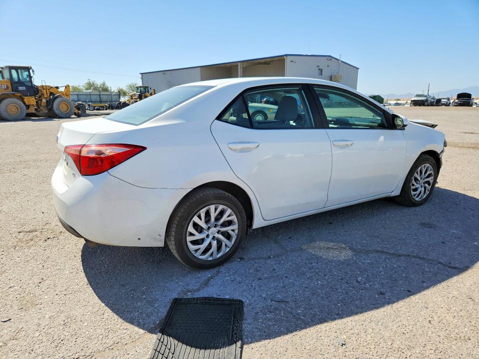 Продаж на аукціоні авто 2018 Toyota Corolla, vin: 5YFBURHE4JP828271, номер лоту: 55814026