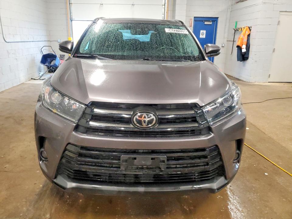 2019 Toyota Highlander მანქანა იყიდება აუქციონზე, vin: 5TDJZRFH8KS617223, აუქციონის ნომერი: 56227226