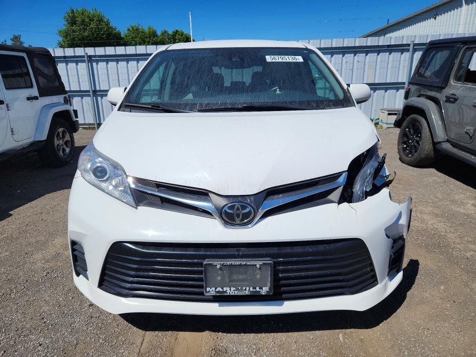 56795136 :رقم المزاد ، 5TDKZ3DCXJS963457 vin ، 2018 Toyota Sienna مزاد بيع