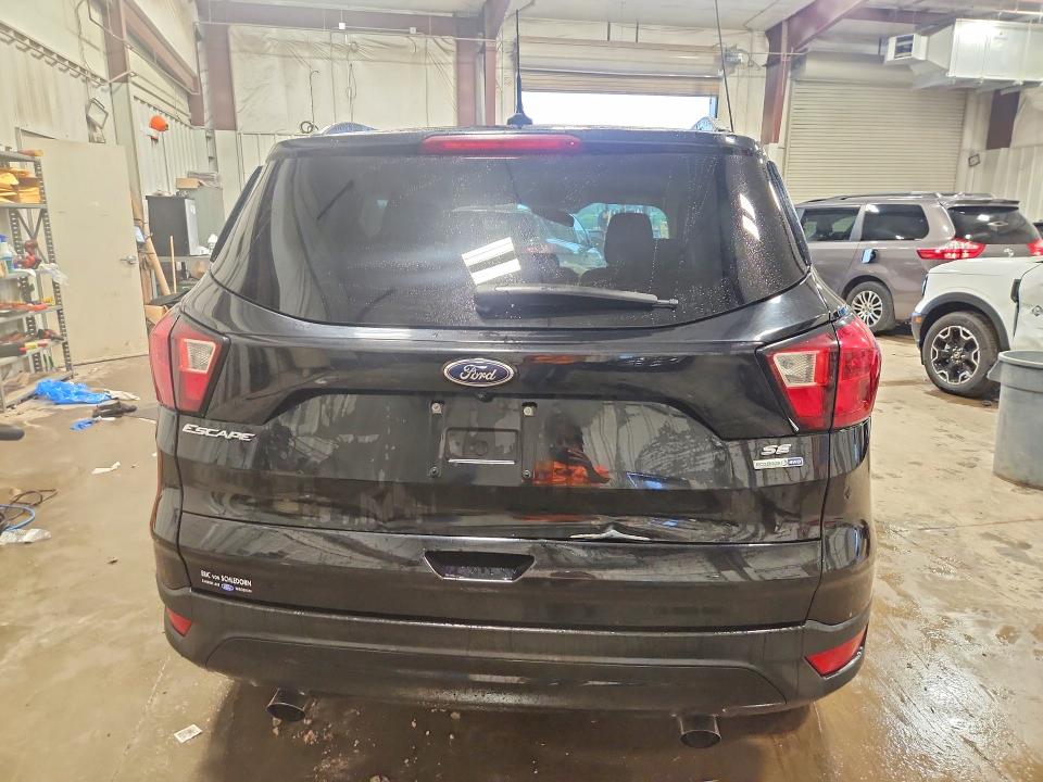 Продажа на аукционе авто 2019 Ford Escape, vin: 1FMCU9GD7KUB22571, номер лота: 56629306