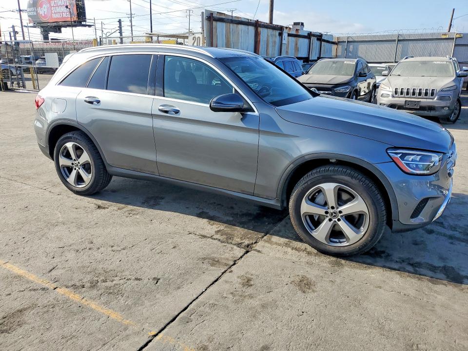 56832226 :رقم المزاد ، W1N0G8DB2NV350271 vin ، 2022 Mercedes-benz Glc مزاد بيع