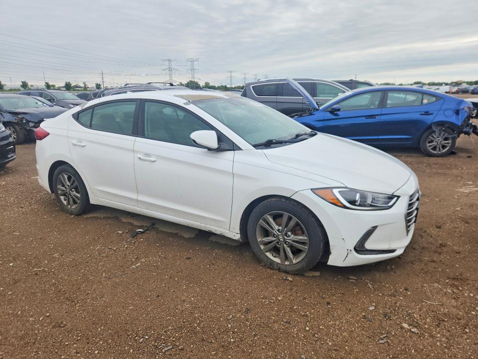 55552726 :رقم المزاد ، 5NPD84LF4HH015598 vin ، 2017 Hyundai Elantra مزاد بيع