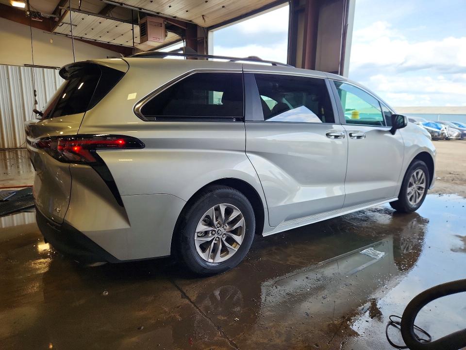 55012176 :رقم المزاد ، 5TDBSKFC1SS206170 vin ، 2025 Toyota Sienna مزاد بيع