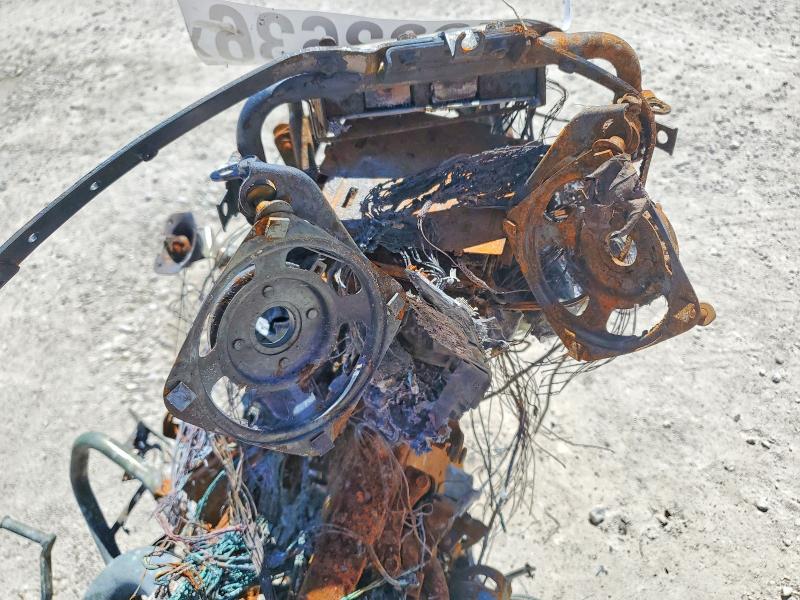 57382636 :رقم المزاد ، JYAVP04E64A007540 vin ، 2004 Yamaha Xvz13 مزاد بيع