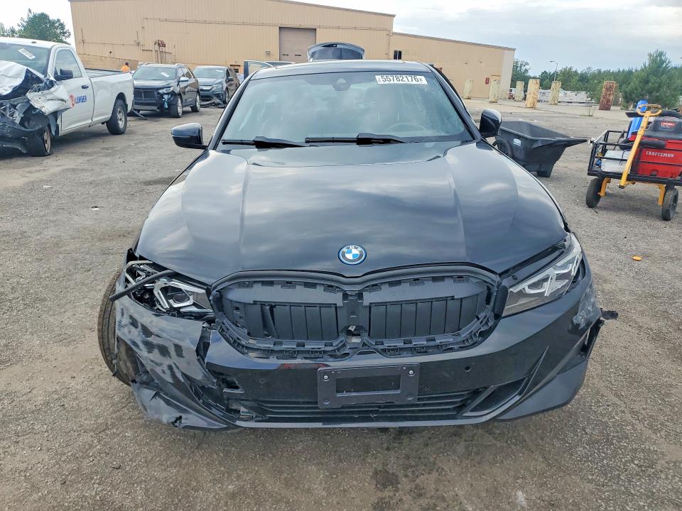55782176 :رقم المزاد ، 3MW39FF03R8E09509 vin ، 2024 Bmw 330e مزاد بيع