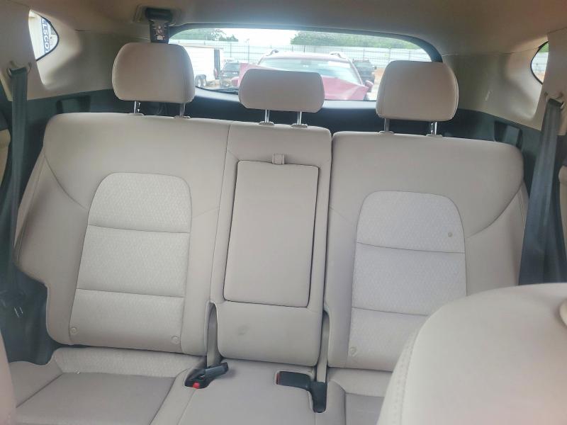 56448656 :رقم المزاد ، KM8J33A40JU644022 vin ، 2018 Hyundai Tucson مزاد بيع