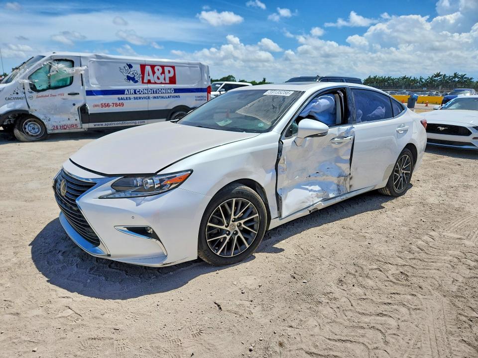 59135256 :رقم المزاد ، 58ABK1GG1GU026951 vin ، 2016 Lexus Es مزاد بيع