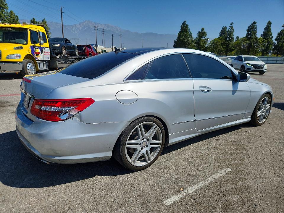 2010 Mercedes-benz E მანქანა იყიდება აუქციონზე, vin: WDDKJ7CB5AF021734, აუქციონის ნომერი: 57444736