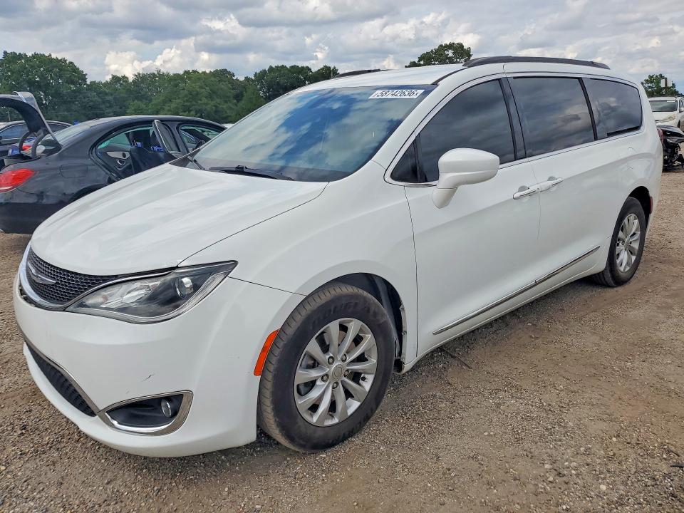 Auction sale of the 2017 Chrysler Pacifica, vin: 2C4RC1BG5HR739302, lot number: 58742636
