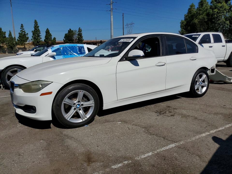 2013 Bmw 328 მანქანა იყიდება აუქციონზე, vin: WBA3A5G50DNP23555, აუქციონის ნომერი: 57425836