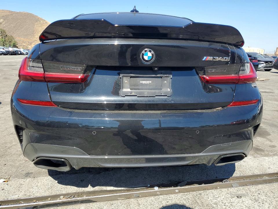 57353716 :رقم المزاد ، 3MW5U7J08N8C46158 vin ، 2022 Bmw M340i مزاد بيع