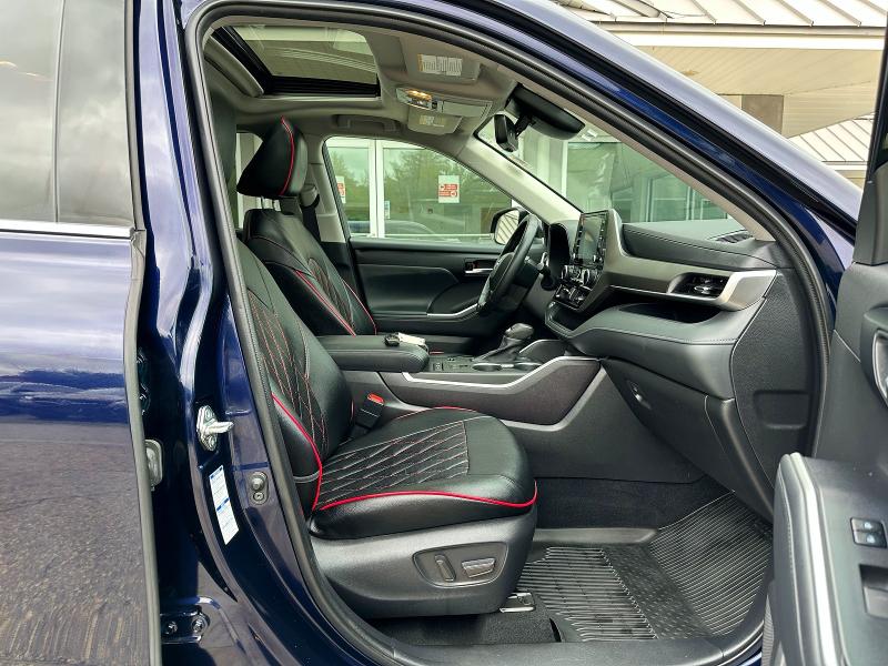 Продажа на аукционе авто 2022 Toyota Highlander Hybrid, vin: 5TDGBRCH2NS556944, номер лота: 58985326
