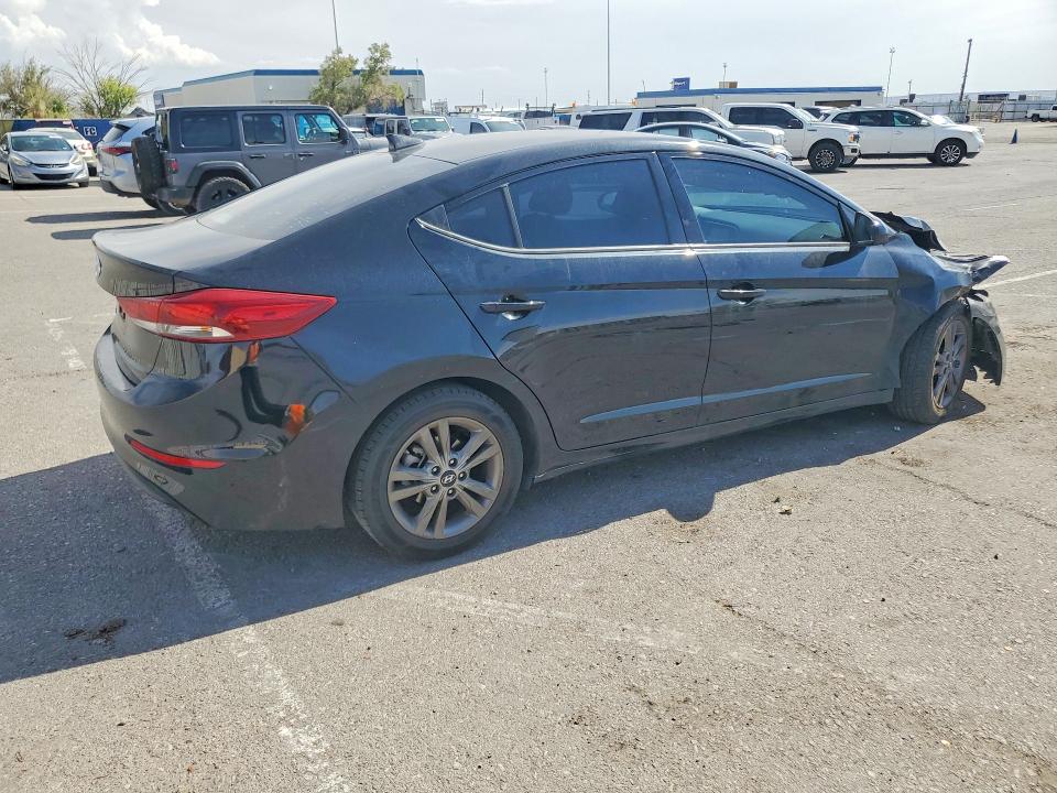 56277386 :رقم المزاد ، 5NPD84LF2JH401930 vin ، 2018 Hyundai Elantra مزاد بيع