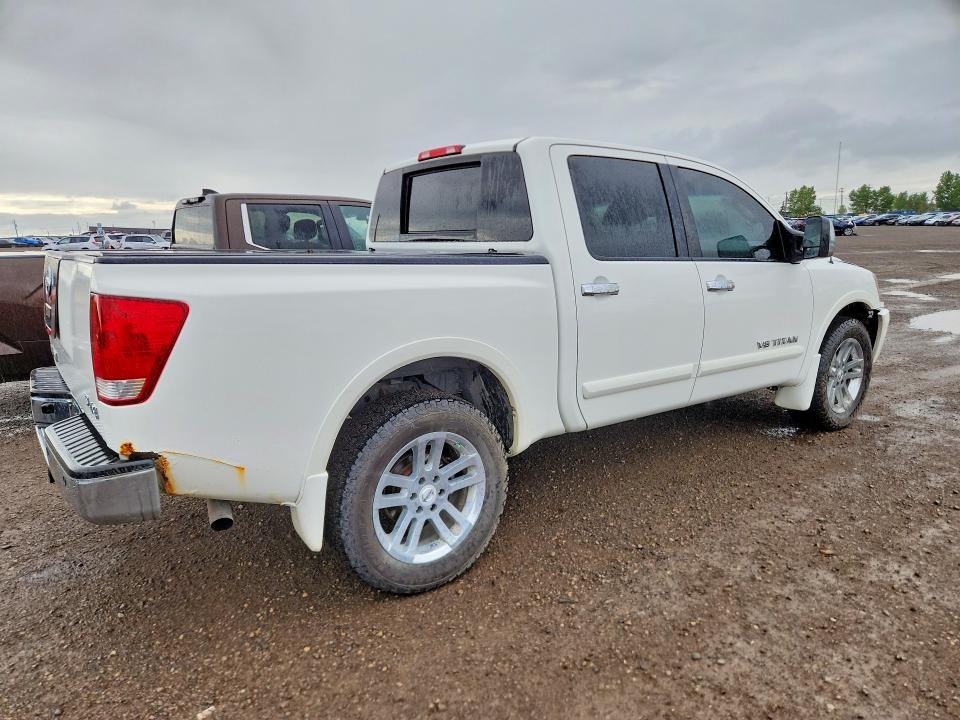 57861916 :رقم المزاد ، 1N6AA0EC2BN307158 vin ، 2011 Nissan Titan مزاد بيع