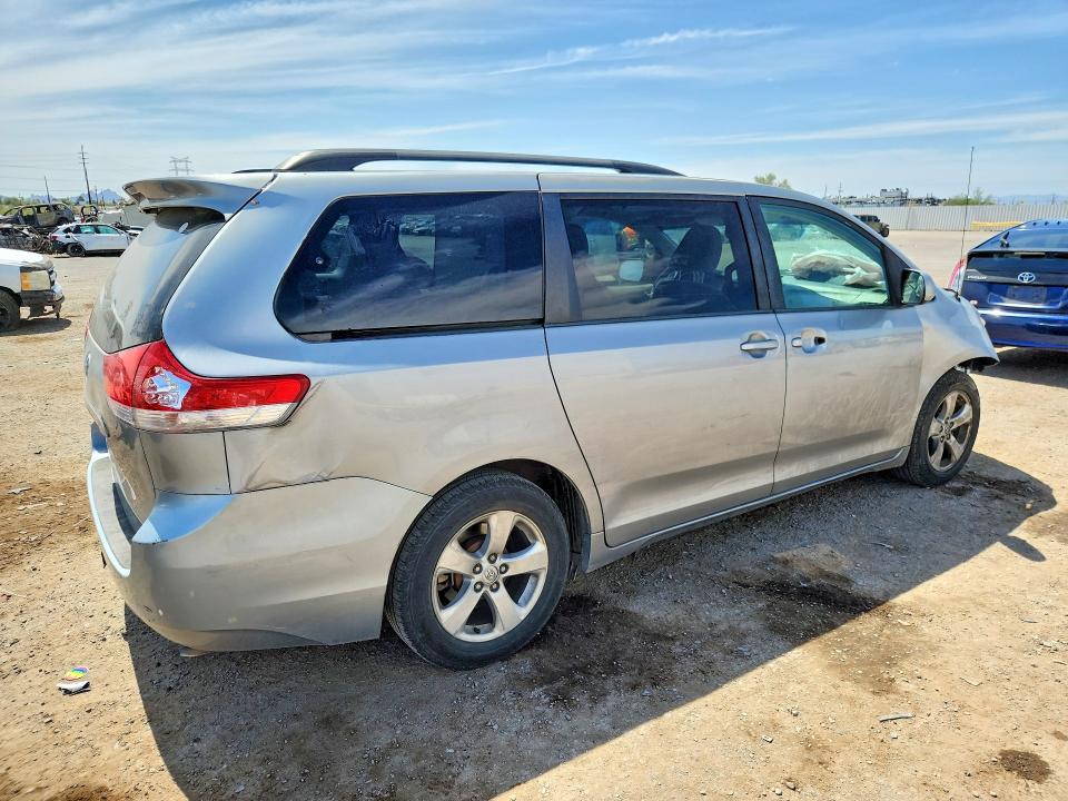 Продажа на аукционе авто 2013 Toyota Sienna, vin: 5TDKK3DC5DS378939, номер лота: 57010526