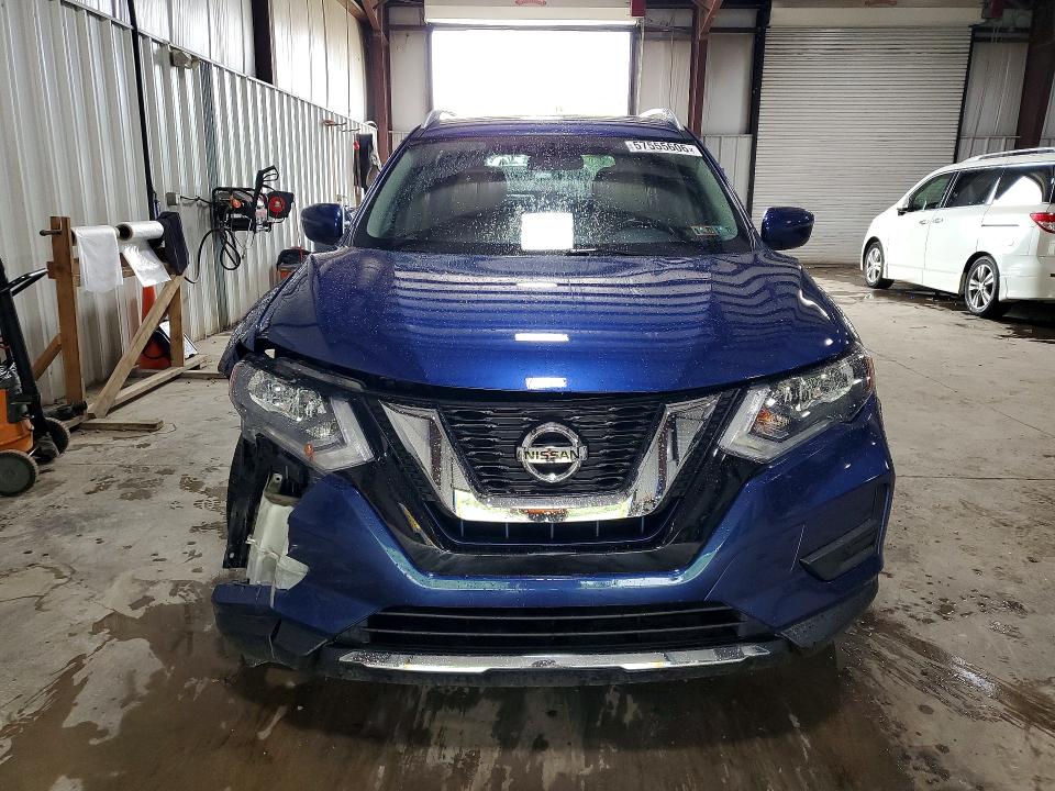 57555606 :رقم المزاد ، 5N1AT2MV3HC811990 vin ، 2017 Nissan Rogue مزاد بيع