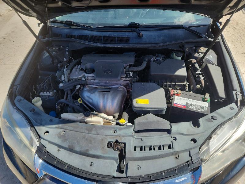 56054496 :رقم المزاد ، 4T1BF1FK3FU001940 vin ، 2015 Toyota Camry مزاد بيع