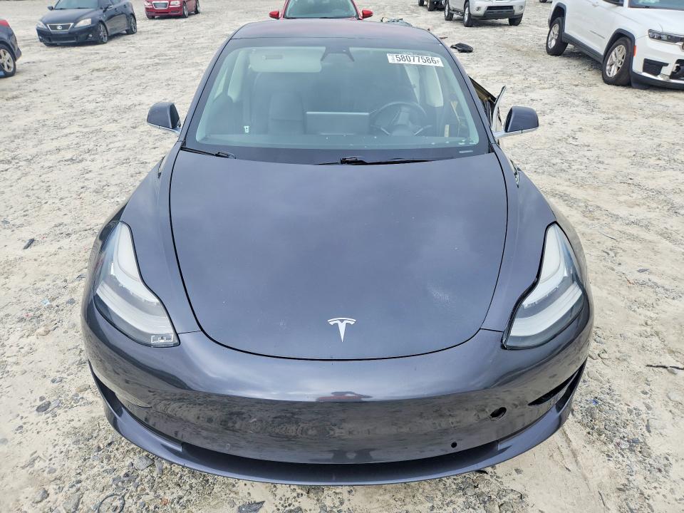 58077586 :رقم المزاد ، 5YJ3E1EA1JF101640 vin ، 2018 Tesla Model 3 مزاد بيع