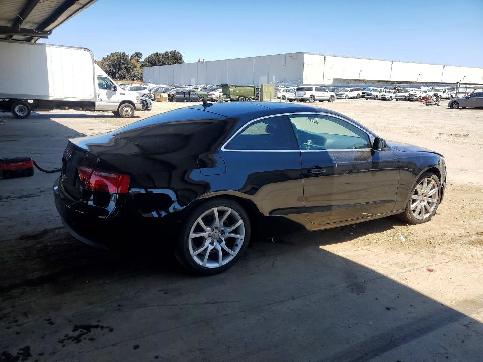 Продажа на аукционе авто 2011 Audi A5, vin: WAUCFAFRXBA073927, номер лота: 57967096