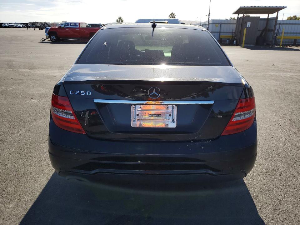 56021746 :رقم المزاد ، WDDGF4HBXDR252386 vin ، 2013 Mercedes-benz C مزاد بيع