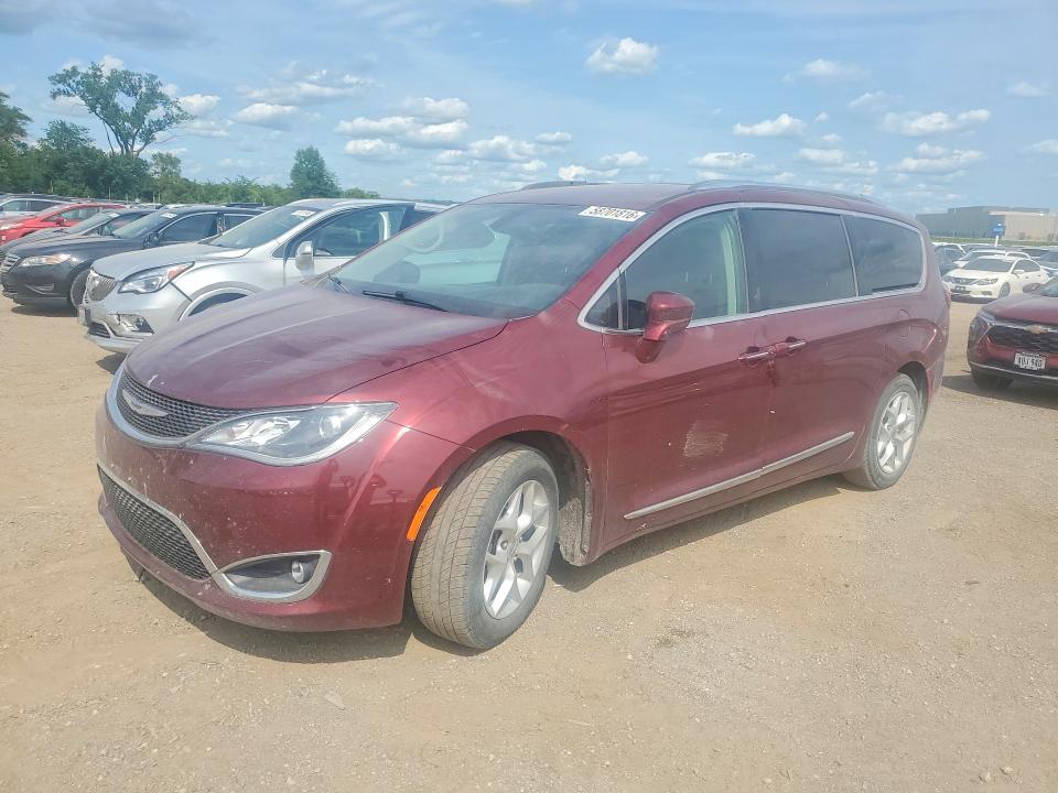 58701816 :رقم المزاد ، 2C4RC1EG1HR584582 vin ، 2017 Chrysler Pacifica مزاد بيع