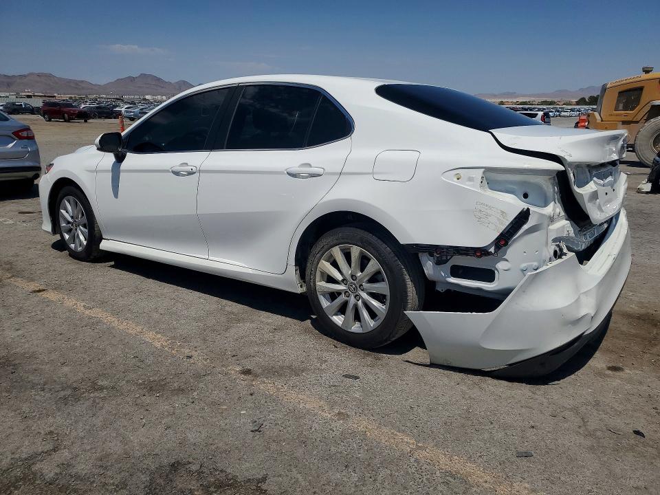 2018 Toyota Camry მანქანა იყიდება აუქციონზე, vin: 4T1B11HK6JU613232, აუქციონის ნომერი: 57951056