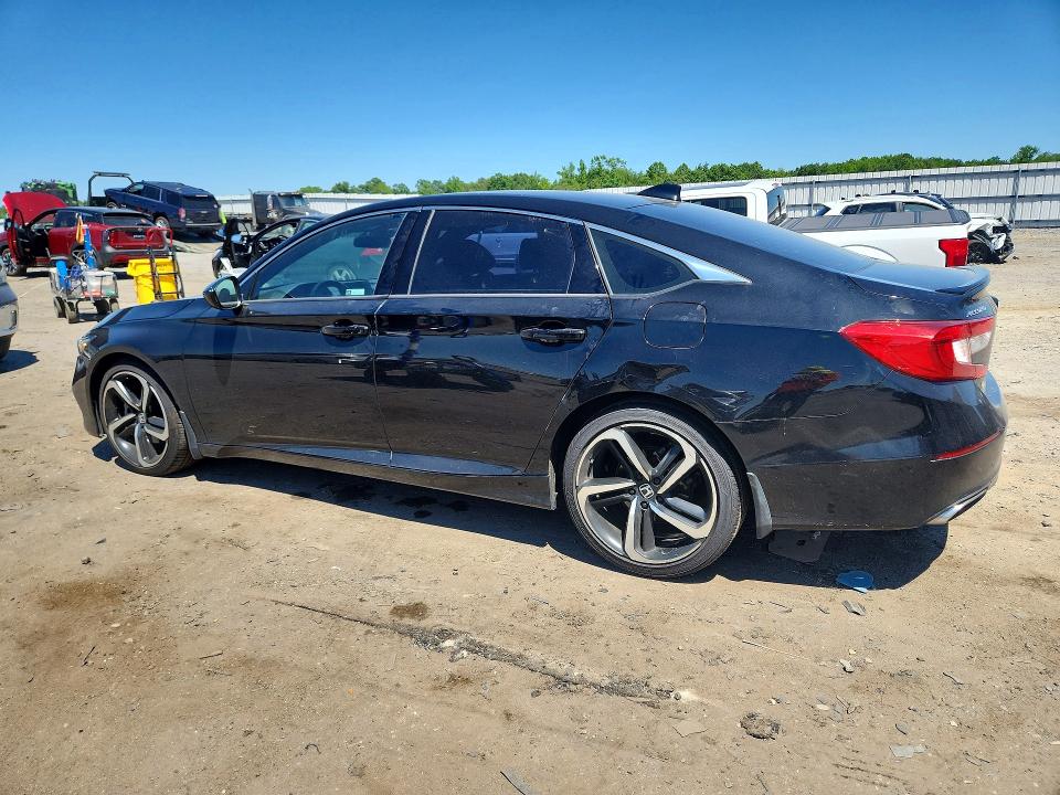 Продажа на аукционе авто 2018 Honda Accord, vin: 1HGCV1F3XJA092012, номер лота: 55926056