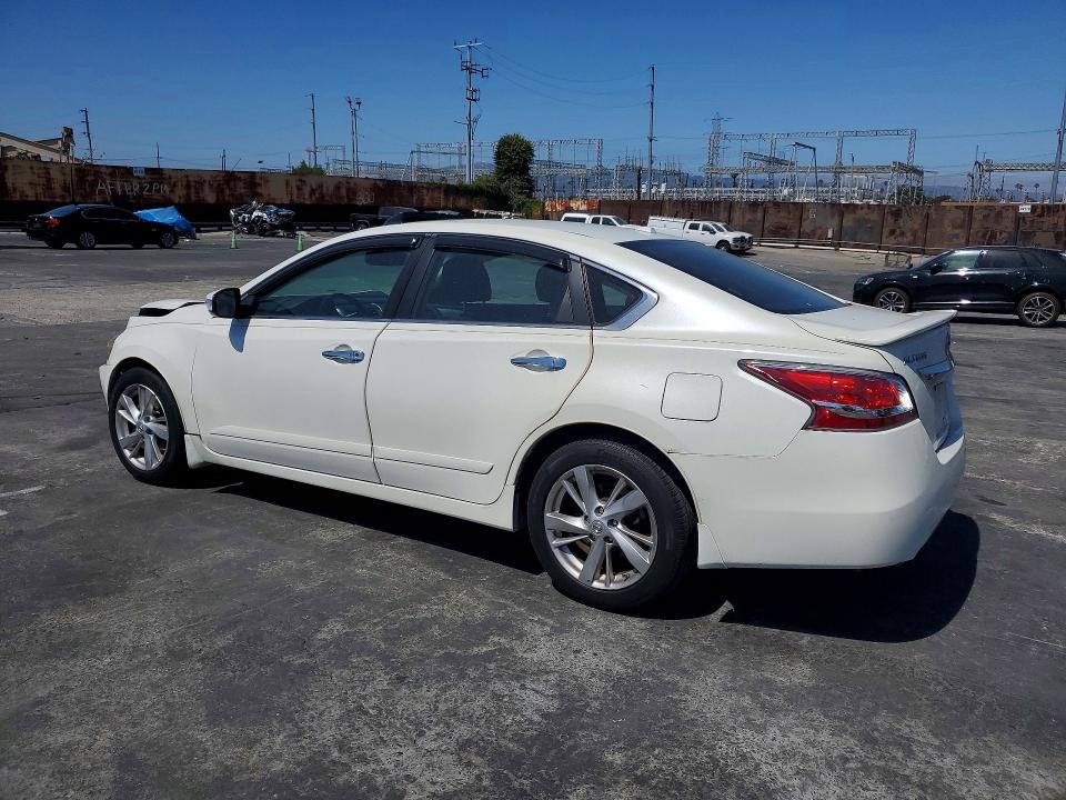 2015 Nissan Altima მანქანა იყიდება აუქციონზე, vin: 1N4AL3AP5FC140096, აუქციონის ნომერი: 57595286