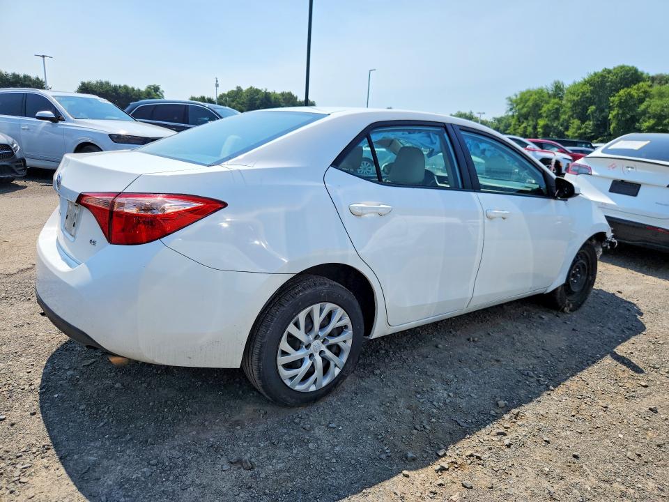 Продаж на аукціоні авто 2017 Toyota Corolla, vin: 5YFBURHE9HP658466, номер лоту: 58631426