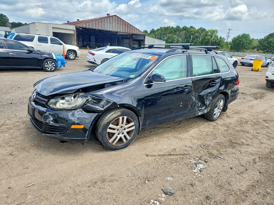 55928266 :رقم المزاد ، 3VWML7AJ4DM696404 vin ، 2013 Volkswagen Jetta مزاد بيع
