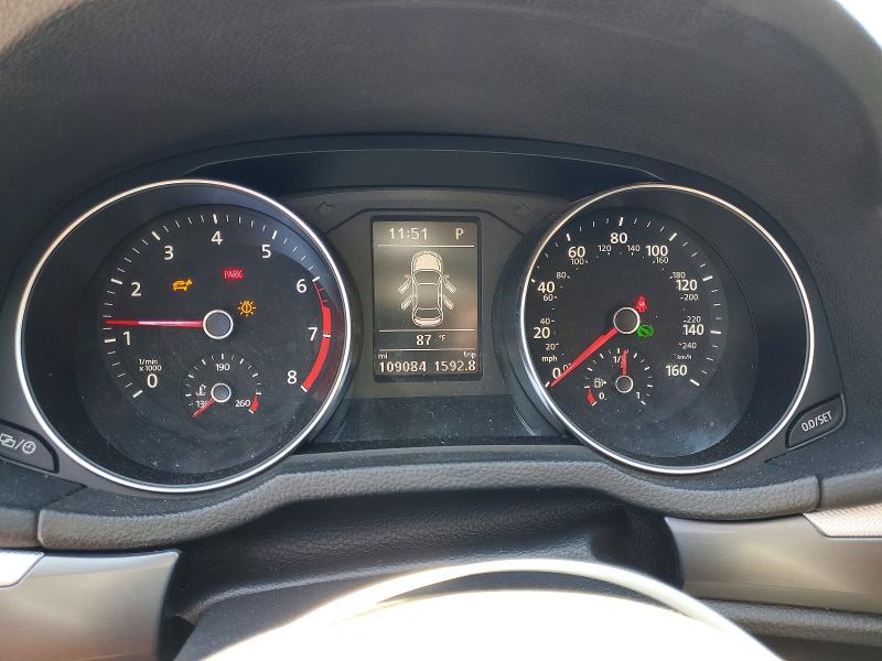 57979316 :رقم المزاد ، 1VWDT7A3XHC010035 vin ، 2017 Volkswagen Passat مزاد بيع