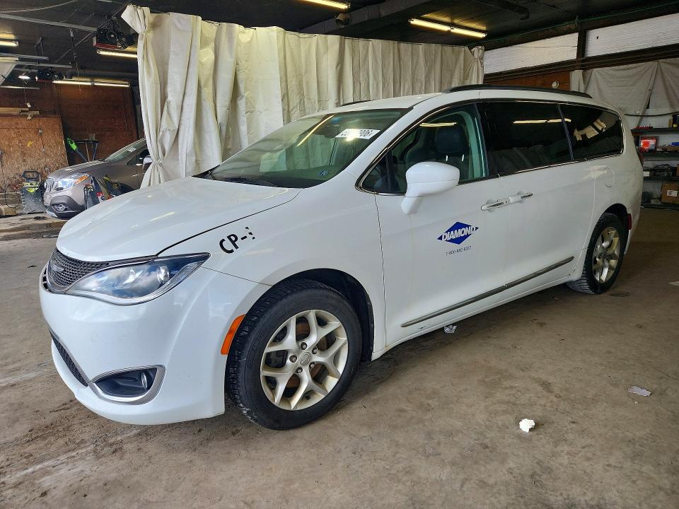 Продажа на аукционе авто 2017 Chrysler Pacifica, vin: 2C4RC1BG6HR820499, номер лота: 55683906