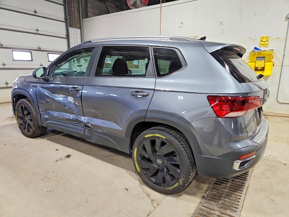 57590516 :رقم المزاد ، 3VVVX7B22PM351252 vin ، 2023 Volkswagen Taos مزاد بيع