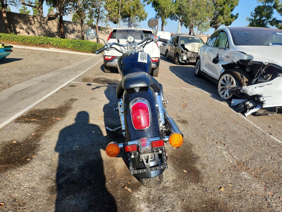58145086 :رقم المزاد ، 1HFSC43111A100167 vin ، 2001 Honda Vt1100 مزاد بيع