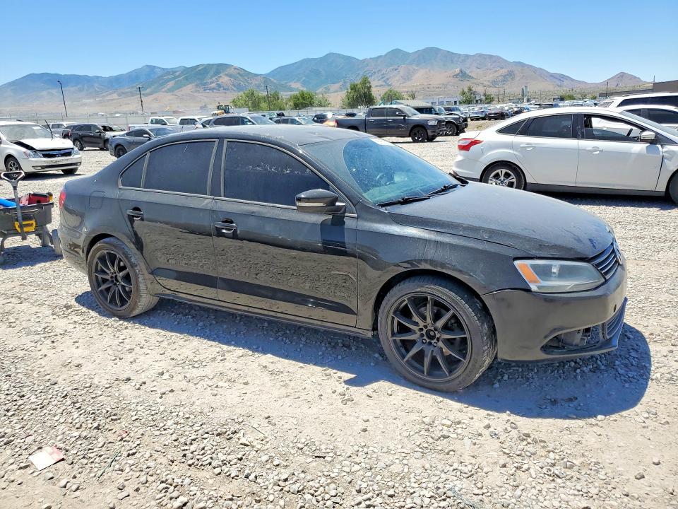 57512936 :رقم المزاد ، 3VWB07AJ3EM226155 vin ، 2014 Volkswagen Jetta مزاد بيع