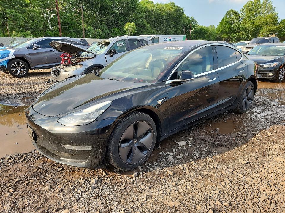 56768886 :رقم المزاد ، 5YJ3E1EB6JF054064 vin ، 2018 Tesla Model 3 مزاد بيع